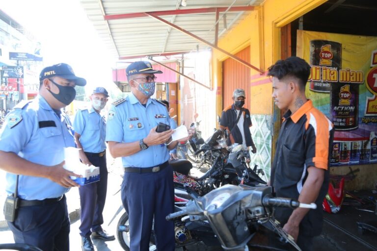 Kazu  COVID-19 Aumenta, Polísia Komunitáriu  Kontinua Halo Sensibiliza Covid-19 Ba komunidade