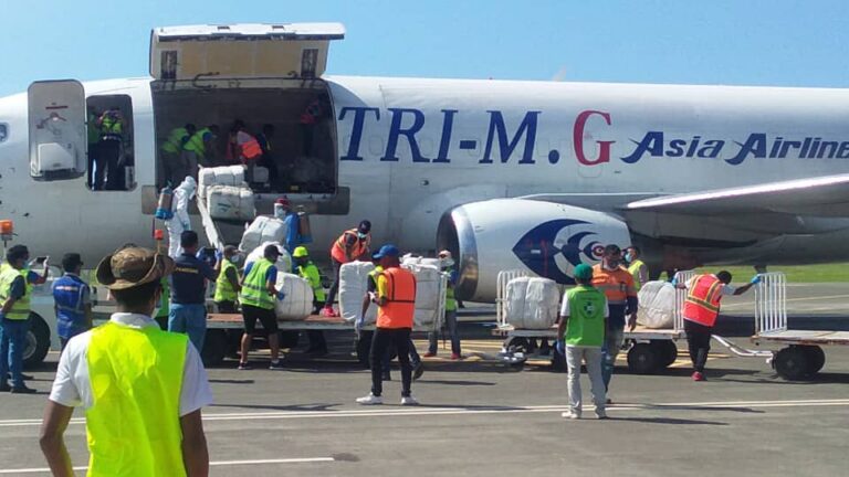 Aviaun Tri-MG Airlines Hatun Ona Manta Rihun 5 Apoiu Vítima Inundasaun TL