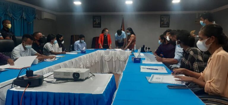 UKAE Asina Kontratu Ho Estudante Veteranus Nia Oan 43 Hetan Subsidiu