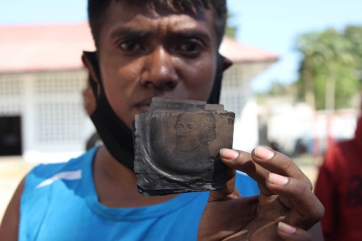 Ahi Han Osan Besik $.7000, Hela De’it Ropa Isin Lolon