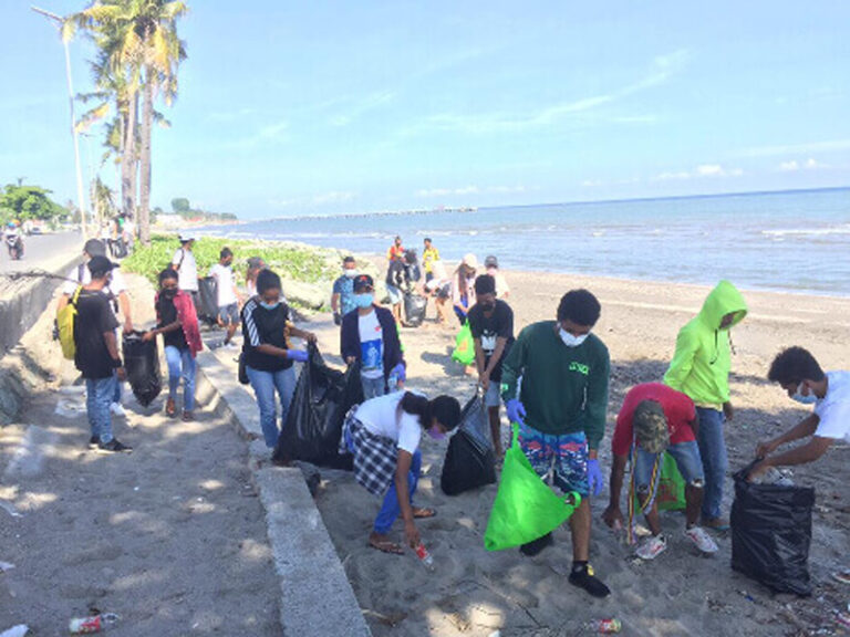 Joven KJFSTL Limpeza Sidade Dili Prevene Moras Dengue