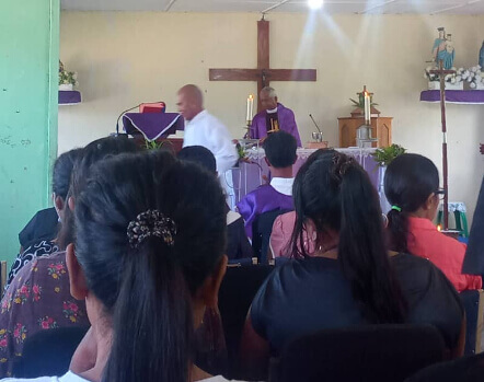 Padre Manuel Fo Hanoin Sarani Katólika Hadia An Simu Semana Santa