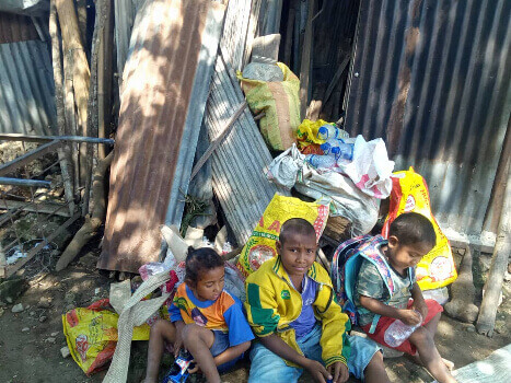 Ema Balun Haksolok Iha Ukun An, Povu Kiik Hili Aqua Mamuk Sustenta Moris