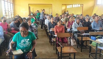 Professores Munisípiu Lautém Ameasa Hatoo Petisaun ba ME