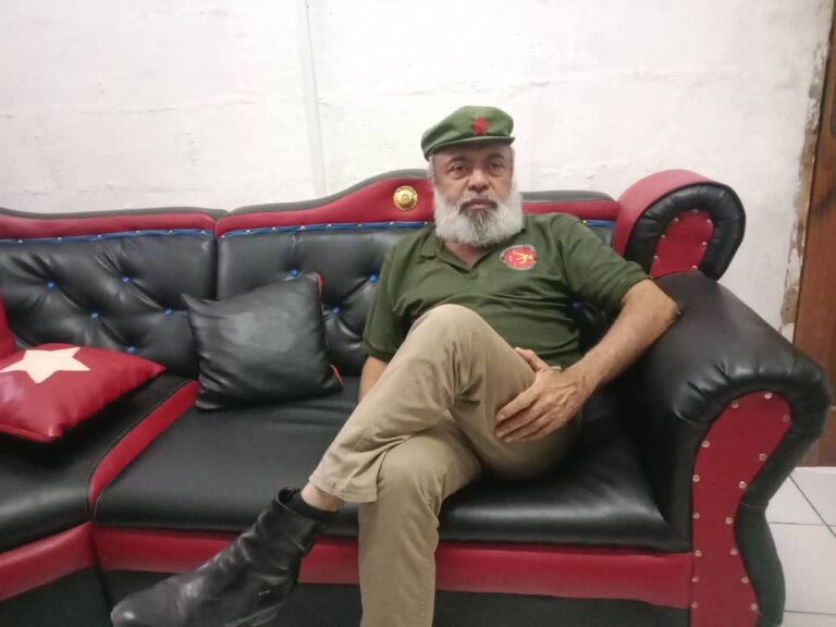 TINAN 20 UKUN AN POVO LADAUK MUDA NIA UMA HELA FATIN TAMBA NIA TOS NATAR LA FOLIN