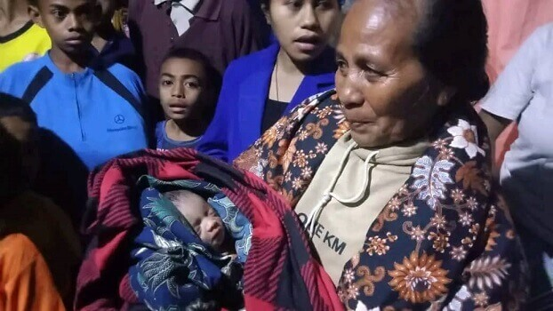 Labarik Mane Ida Hetan Bebe Feto Ida Ho Kondisaun Moris Iha Ailaran