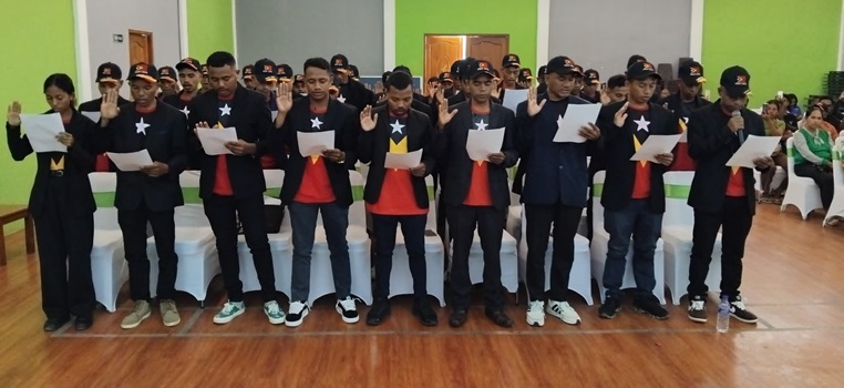 Traballador Hamutuk 43 Sei Semo Ba Korea do Sul “Parabens”