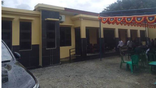 Kompania Entrega Ona Edefísiu Foun Ba Administrador Postu Cristu-Rei Utiliza Serbi Povu